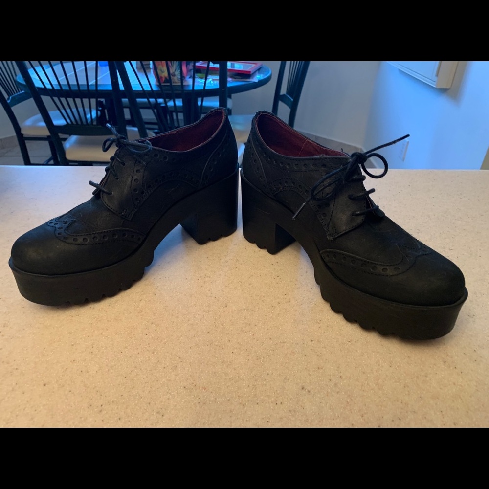 Platform shoes